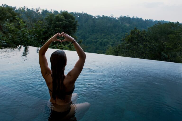 Photo Couples meditating